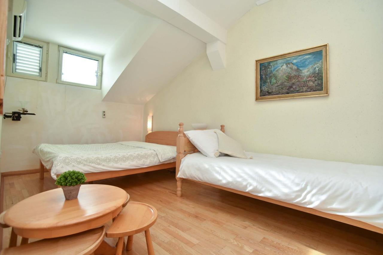 Comfort Old Town Apartman *